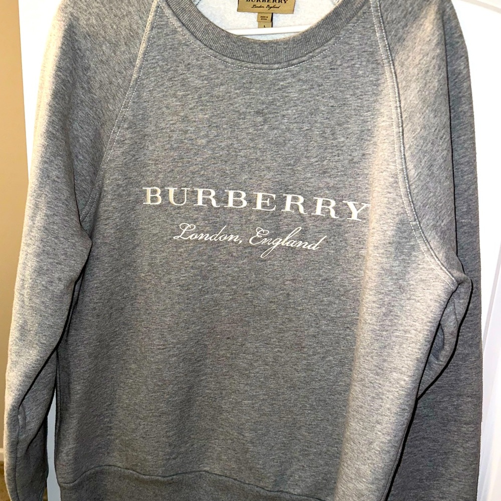 Barely worn Burberry Crewneck Sweater